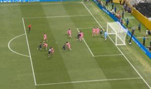 一竞技-法比安第16分钟破门，但越位在先进球无效