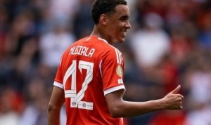 阿拉巴祝福穆西亚拉：保持坚强！祝你顺利、完全康复！